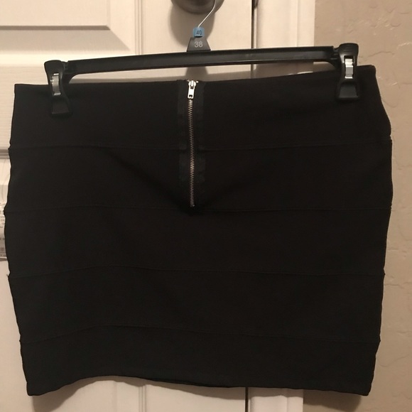 Charlotte Russe Mini Skirt - Picture 4 of 4